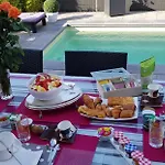 Cosy Adults Only לינה וארוחת בוקר אגדה