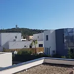 לינה וארוחת בוקר Cosy Adults Only 4*