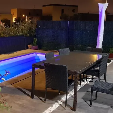Cosy Adults Only Bed & Breakfast Agde